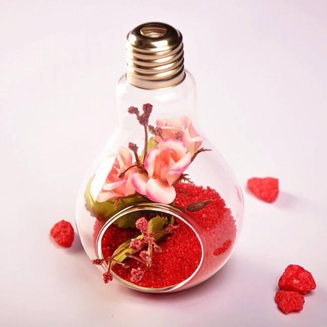 DIY Recycled Light Bulb Valentine Day Gift Idea