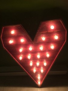 Pallet Valentines Day Heart with Lights Decorating