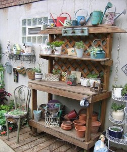 Recycled Pallet Potting Bench