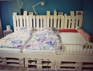 Toddler Bed from Pallets