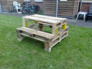 Pallet Picnic Table with Benches