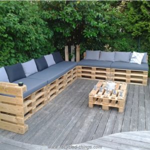 Pallet Patio Sofa with Table