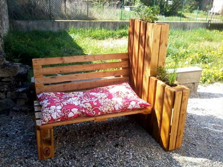 Pallet Outdoor Bench with Planter