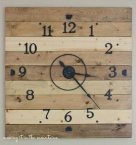 Pallet Wood Clock