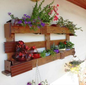 Wood Pallet Planter Idea