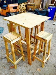 Wood Pallet Party Furniture Set