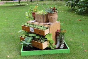 Garden Decor Idea with Used Furniture