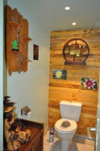 Wood Pallet Bathroom Display Wall