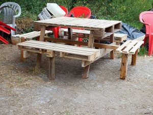 Pallet Garden Table and Benches