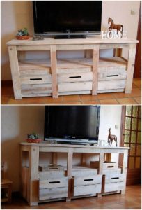 Pallet TV Stand Media Table