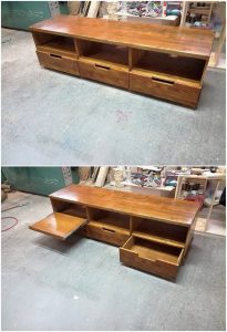 Pallet Media Table