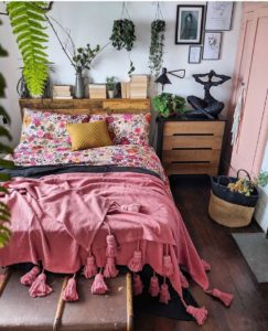 Bohemian Bedroom Decor Design (9)