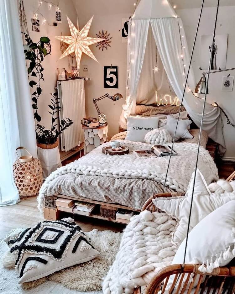 Charming Bohemian Bedroom 2020 (50)